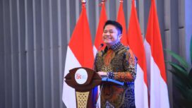 Gubernur Sumsel Herman Deru saat menghadiri Rapat Persiapan Pelatihan AI untuk UMKM yang digelar di Kantor OJK Provinsi Sumsel, Rabu (8/4/2026) . Foto : Humas Pemprov Sumsel