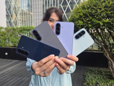 Pilihan warna Awesome Navy, Awesome Gray, Awesome Lilac and Awesome Icy Blue di Galaxy A57 5G.jpg