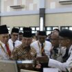 Asisten I Bidang Pemerintahan dan Kesra Setda Sumsel, Apriyadi, di sela-sela pelantikan Panitia Penyelenggara Ibadah Haji (PPIH) Embarkasi Palembang, Jumat (17/4/2026). Foto : Dok Kemenhaj Sumsel