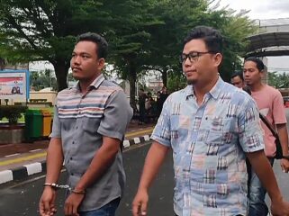 pria berinisial SG diamankan warga setelah diduga melakukan penipuan dengan modus menjanjikan pekerjaan di PT Pusri. Foto : Jefri/Kordanews.com