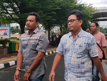 pria berinisial SG diamankan warga setelah diduga melakukan penipuan dengan modus menjanjikan pekerjaan di PT Pusri. Foto : Jefri/Kordanews.com