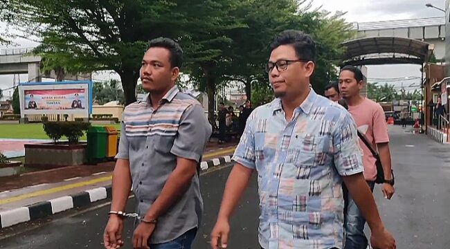 pria berinisial SG diamankan warga setelah diduga melakukan penipuan dengan modus menjanjikan pekerjaan di PT Pusri. Foto : Jefri/Kordanews.com