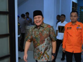 Gubernur Sumsel Herman Deru bersama Kalaksa BPBD Sumsel M Iqbal Alisyahbana. Foto : Humas Pemprov Sumsel