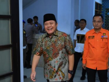 Gubernur Sumsel Herman Deru bersama Kalaksa BPBD Sumsel M Iqbal Alisyahbana. Foto : Humas Pemprov Sumsel