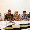 Ferizka Utami selaku pemilik Rumah Sirih bersama Tim Sakahira Law Firm saat klarfikiasi tudingan miring. Foto : Istimewa