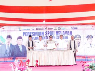 Pertamina Patra Niaga bersama Kementerian Koperasi serta Kementerian Kelautan dan Perikanan meresmikan Stasiun Pengisian Bahan Bakar Umum Nelayan (SPBUN) di Kecamatan Bakongan Timur, Kabupaten Aceh Selatan, pada Selasa (28/04). Foto : Patra Niaga