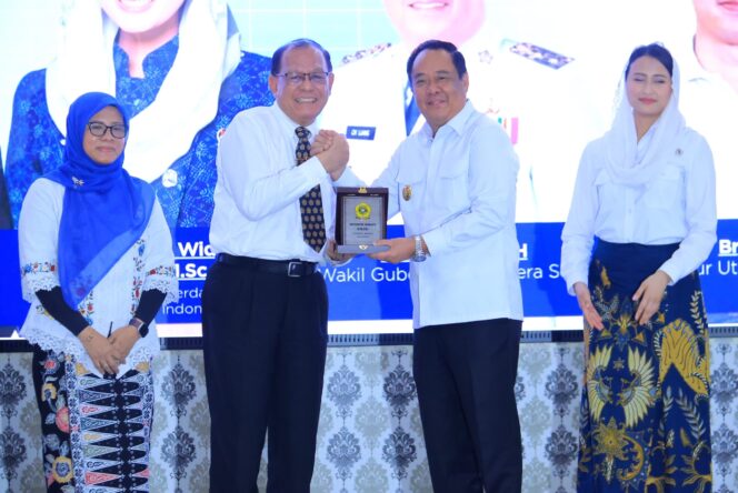 
Cik Ujang Dorong Mahasiswa Jadi Wirausaha, Paparkan Kinerja Ekonomi Sumsel di Unsri