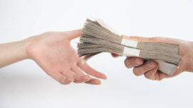 Ilustrasi pungli. Foto : Istock