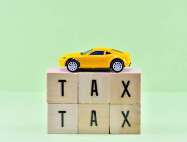 Ilustrasi pajak kendaraan. Foto : Istock