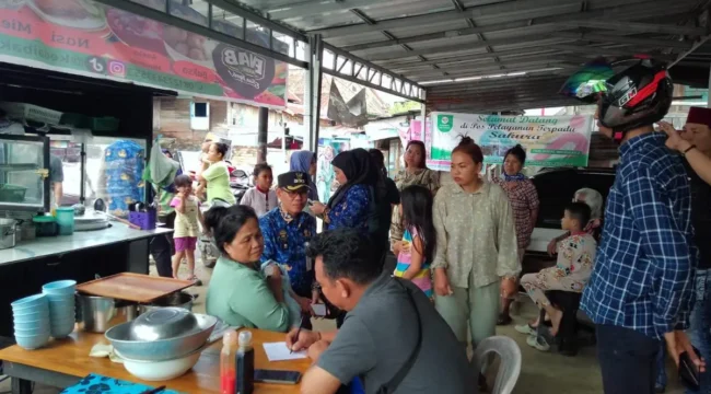 Penemuan bayi yang diduga dibuang orang tuanya di semak-semak Sungai Musi (Dok: Polsek Gandus)