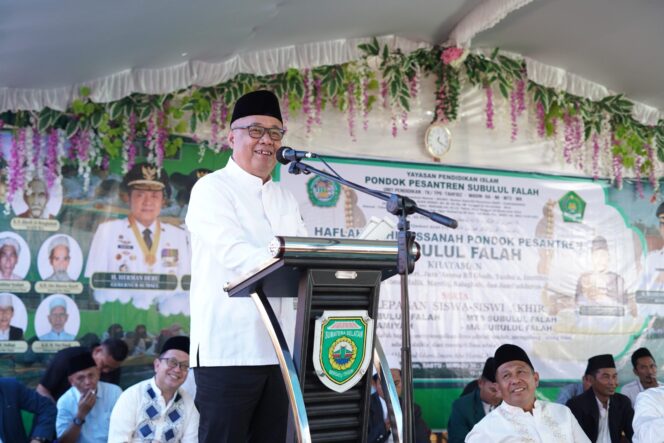
Cik Ujang: Santri Aset Bangsa, Lulusan Pesantren Harus Aktif Mengabdi di Masyarakat