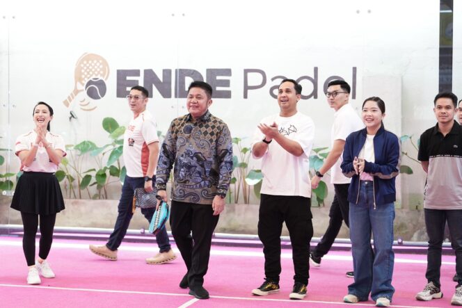 
Buka Turnamen Padel Ende Vol. 1, Herman Deru Tekankan Pentingnya Sportivitas dan Kebersamaan