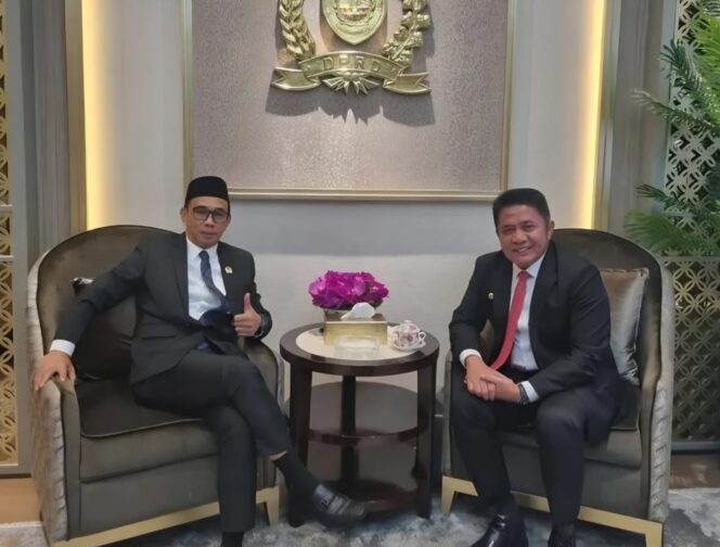 
Gubernur Herman Deru Jembatani Polemik Penutupan Wisata Gunung Dempo, Pastikan Ekonomi Warga Tetap Berjalan