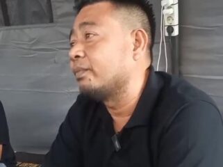Herman, kerabat dari Yanto yang merupakan sopir mobil tangki dan Toni sebagai kenek/Anyelir. 