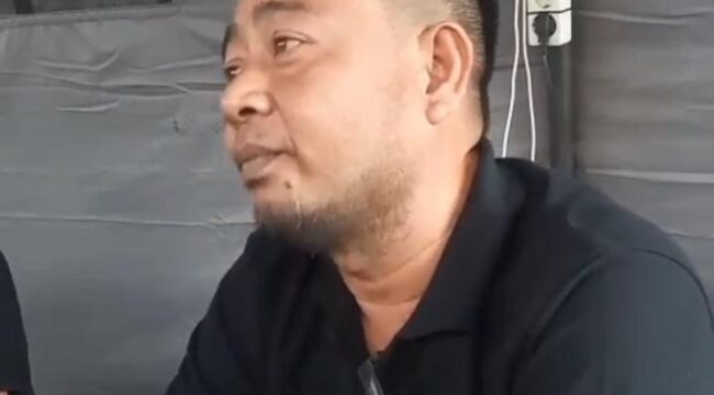 Herman, kerabat dari Yanto yang merupakan sopir mobil tangki dan Toni sebagai kenek/Anyelir. 