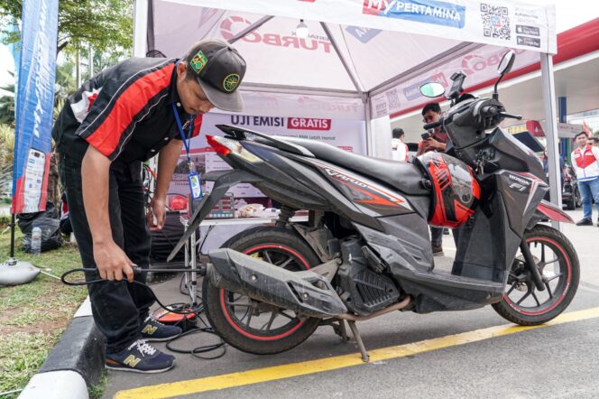 
Pertamina Patra Niaga Hadirkan Uji Emisi Gratis di SPBU, Dorong Kepedulian Masyarakat Gunakan BBM Efisien