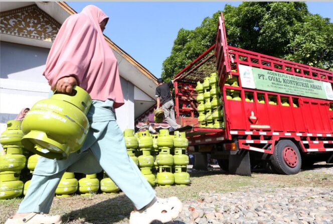 
Pertamina Patra Niaga Tambah Penyaluran Nasional 5,8 Juta Tabung LPG 3 Kg untuk Penuhi Kebutuhan Masyarakat Selama Libur Panjang