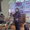 Akademisi Hukum Universitas Sriwijaya, Mona Ervita, saat menjadi pembicara di diskusi tersebut. Foto : Dok AJI Palembang