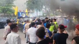 Massa aksi gabungan dari beberapa cabang Pergerakan Mahasiswa Islam Indonesia (PMII) di Sumatera Selatan menggelar demonstrasi di depan Kantor DPRD Sumsel hingga Kantor Gubernur Sumsel, Senin, 18 Mei 2026/ist.