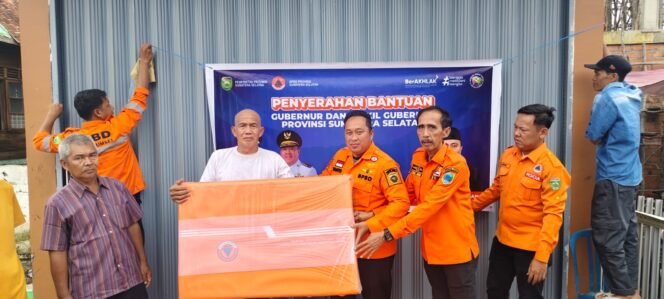 
Pemprov Sumsel Kirim Bantuan Logistik untuk Warga Terdampak Kebakaran di Pagar Gunung