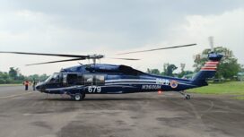 Helikopter Black Hawk N360UH/UH-60A milik operator PT Arya Guna Aksata (AGA) tersebut resmi tiba dan disiagakan untuk mendukung penanganan darurat bencana asap akibat karhutla di wilayah Sumsel. Foto : Dok BPBD Sumsel