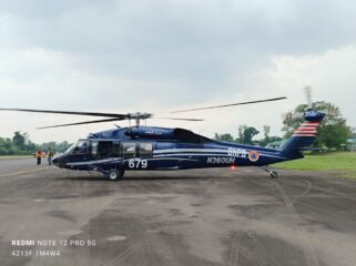Helikopter Black Hawk N360UH/UH-60A milik operator PT Arya Guna Aksata (AGA) tersebut resmi tiba dan disiagakan untuk mendukung penanganan darurat bencana asap akibat karhutla di wilayah Sumsel. Foto : Dok BPBD Sumsel