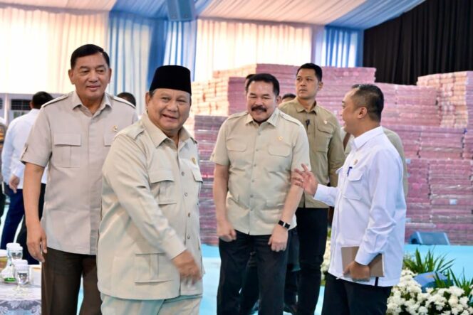
Prabowo Instruksikan Penurunan Suku Bunga PNM Mekaar Hingga di Bawah 9 Persen