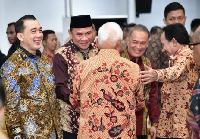 
Ketua DPRD Sumsel Sambut Sejumlah Tokoh Nasional pada Halal Bihalalal Perantau Sumbagsel
