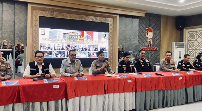 Konferensi pers yang diadakan di RS Bhayangkara/Anyelir.
