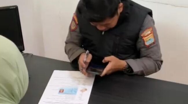 Salah satu petugas Dishub Kota Palembang yang dilakukan BAP oleh Dinas BKPSDM Palembang. Foto : Istimewa