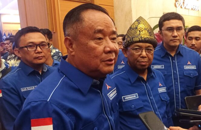 
Cik Ujang saat menghadiri Musyawarah Daerah (Musda) V DPD Partai Demokrat Sumsel secara virtual, Kamis (30/4/2026) malam. Foto : Abdullah Toriq/Urban Id