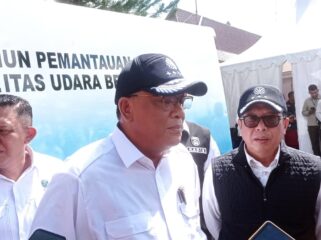 Menteri Lingkungan Hidup (LH), Jumhur Hidayat saat kunjungan ke Palembang. Foto : Abdullah Toriq/Urban Id