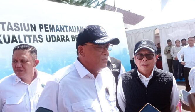 
Menteri Lingkungan Hidup (LH), Jumhur Hidayat saat kunjungan ke Palembang. Foto : Abdullah Toriq/Urban Id