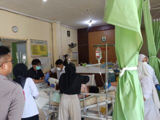 Suasana korban kecelakaan bus ALS yang selamat saat mendapatkan perawatan di rumah sakit RSUD Siti Aisyah, Lubuklinggau, Rabu (6/5/2026).