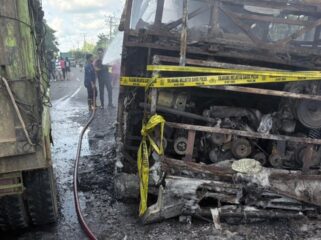 Kondisi Bus ALS dan Truk Tangki BBM di Muratara seusai kecelakaan. Foto : Istimewa