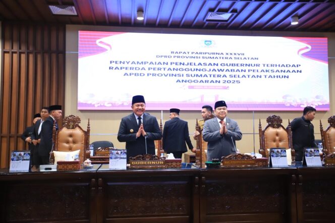 
Raih Opini WTP ke-12 Berturut-turut, Herman Deru Sampaikan Raperda Pertanggungjawaban APBD 2025 di DPRD Sumsel