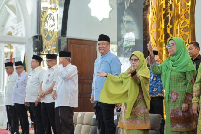 
Cik Ujang Ajak Masyarakat Jadikan Hijrah Momentum Perubahan di Gebyar Muharam 1448 H dan Harlah Muslimat NU ke-80