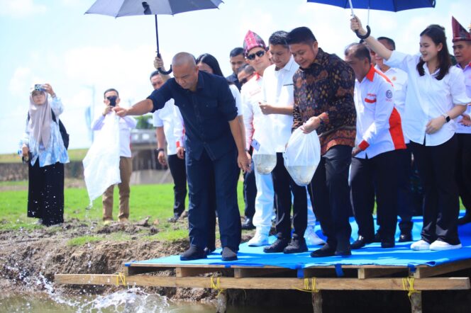 
Herman Deru Ajak Jamintel Kejagung RI Nikmati Tradisi Melebung, Pererat Sinergi Lewat Kearifan Lokal