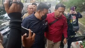 Wabup PALI, Iwan Tuaji saat tiba di Kejati Sumsel. Foto : Jefri/Kordanews