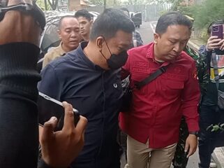 Wabup PALI, Iwan Tuaji saat tiba di Kejati Sumsel. Foto : Jefri/Kordanews