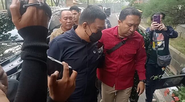 Wabup PALI, Iwan Tuaji saat tiba di Kejati Sumsel. Foto : Jefri/Kordanews