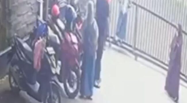 Rekaman CCTV salah satu Sekolah Dasar di Palembang saat kejadian kekerasan/ist. 