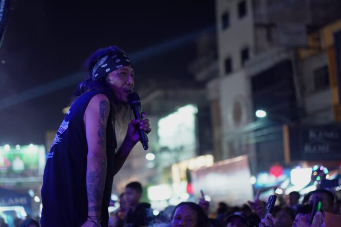 
Mamen Rock and Rolls, turut meramaikan acara perayaan Anniversary ke-33 Gong Sriwijaya di CFN Palembang. Foto : Istimewa