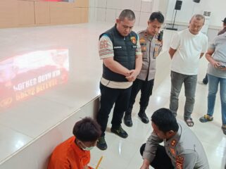 Kapolres Ogan Ilir AKBP Bagus Suryo Wibowo saat mengkonfirmasi terkait pembunuhan yang dilakukan pelaku. Foto : Istimewa