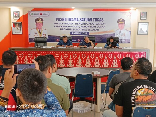 
BPBD Sumsel Kumpulkan Operator Helikopter untuk Evaluasi Penanganan Karhutla