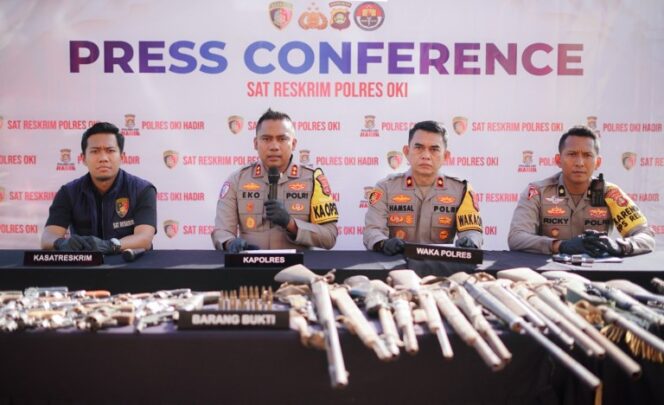 
70 Pucuk Senjata Api Rakita Disita Polisi, 3 Tersangka Diamankan