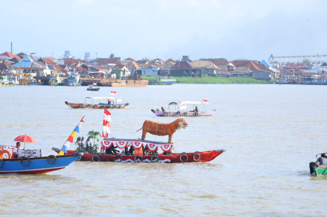 
Palembang Gelar Parade Perahu Getek Hias, Perkuat Identitas Kota Sungai dan Dongkrak Pariwisata