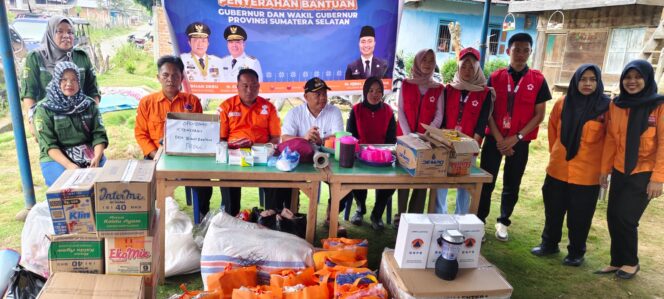 
Pemprov Sumsel Salurkan Bantuan Korban Kebakaran Empat Lawang, 16 KK Terima Logistik Darurat