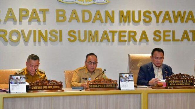 
Ketua DPRD Sumsel Andie Dinialdie Pimpin Rapat Banmus, Matangkan Agenda Kerja Dewan