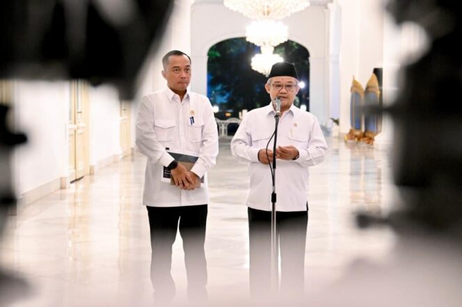 
Presiden Prabowo Tingkatkan Kesejahteraan dan Kompetensi Guru hingga Program Beasiswa Diperluas